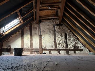 Maison en pierre - 102 m² - 4 pièces