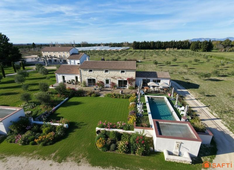 Maison - 627 m² - 21 pièces