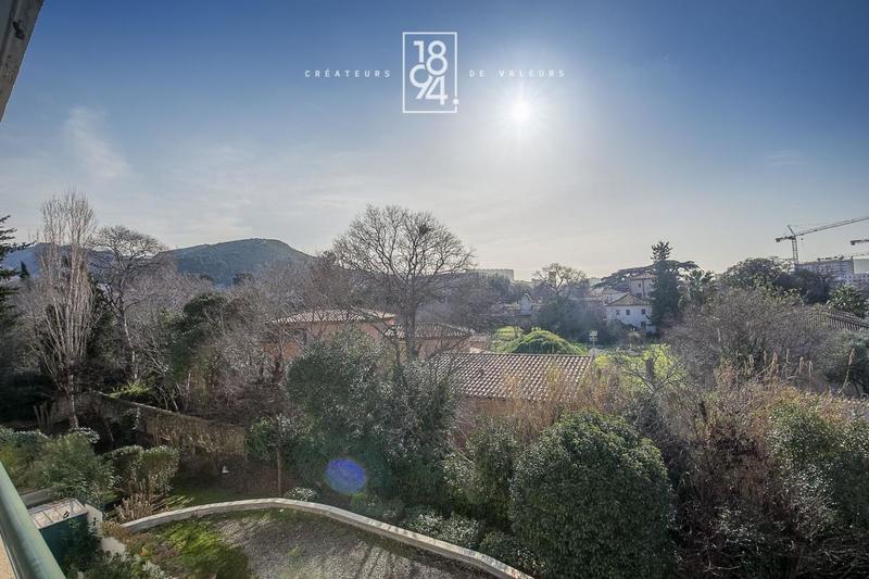 Appartement - 85 m² - 4 pièces