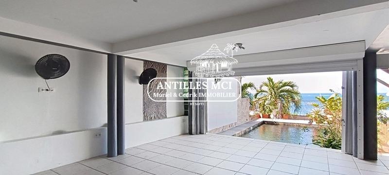 Maison - 214 m² - 8 pièces