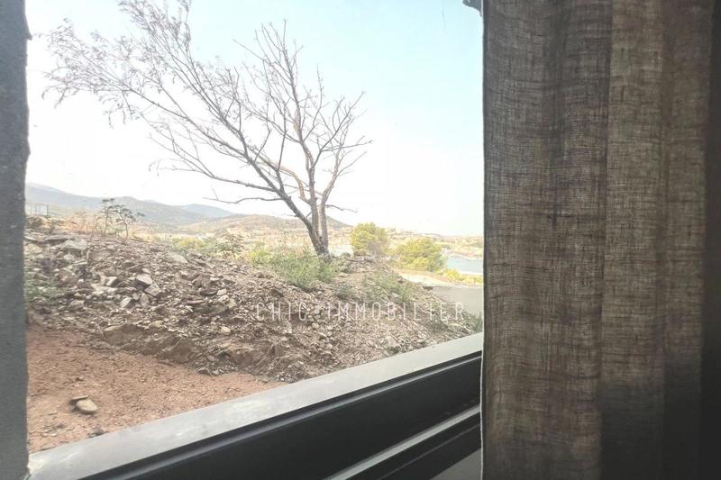 Propriété - 210 m² - 4 pièces