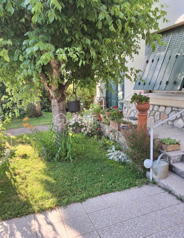 Maison traditionnelle - 140 m² - 5 pièces