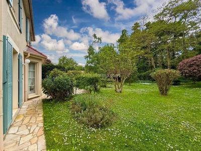 Maison - 170 m² - 6 pièces