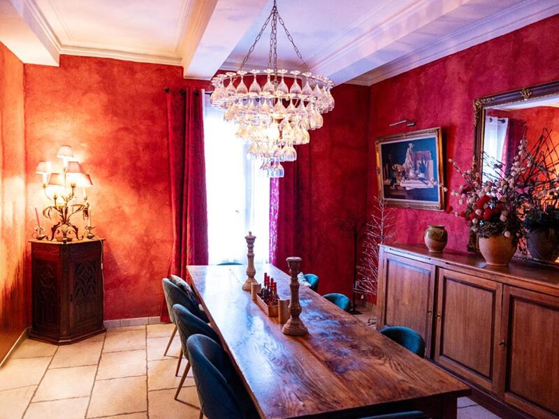 Maison - 350 m² - 12 pièces