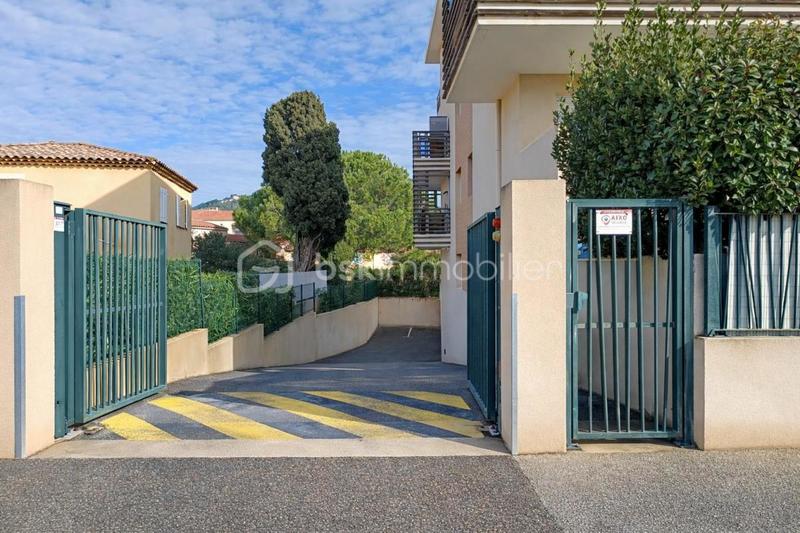 Parking / Garage - 12 m²