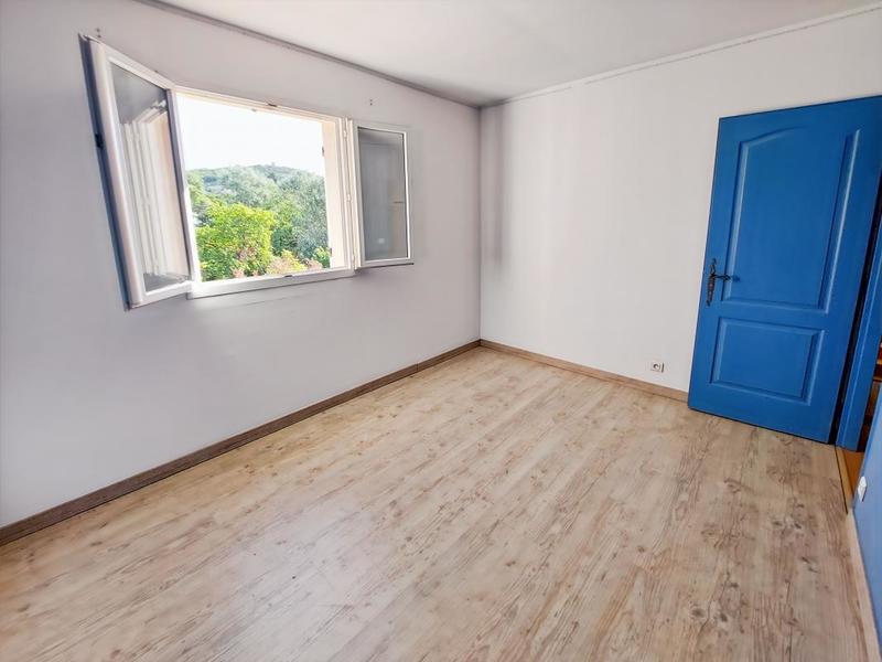 Maison - 168 m² - 8 pièces