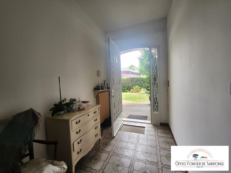 Maison traditionnelle - 185 m² - 8 pièces