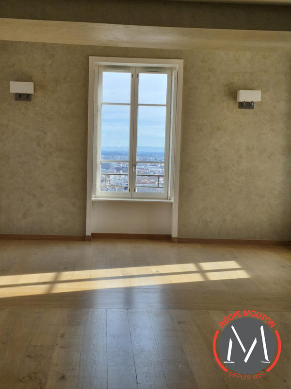 Appartement - 135 m² - 3 pièces