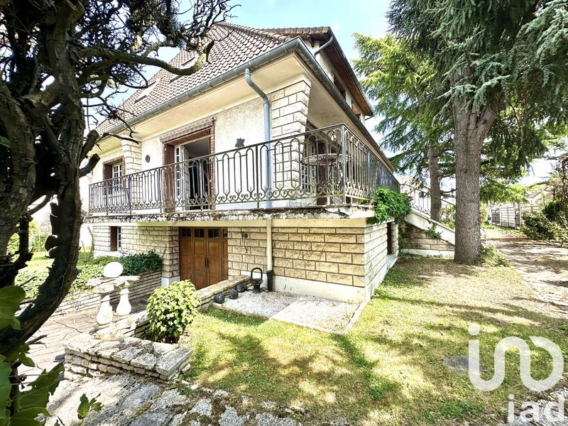 Maison - 166 m² - 10 pièces