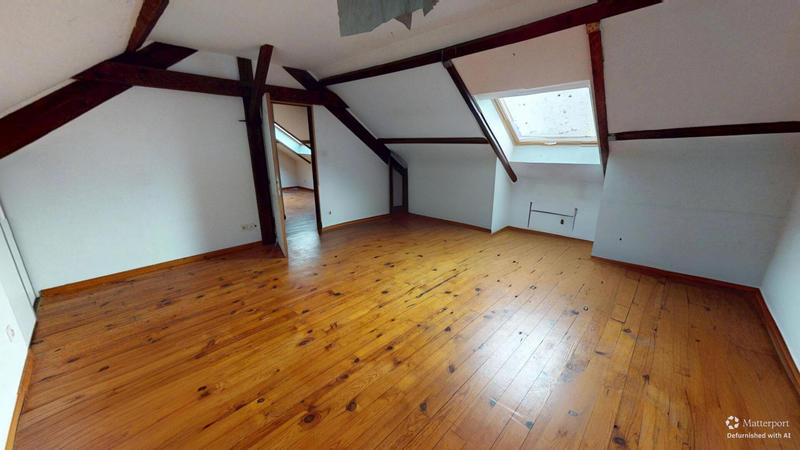 Maison - 141 m² - 8 pièces