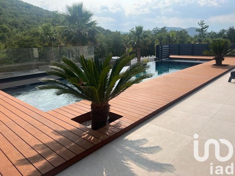 Maison - 158 m² - 5 pièces