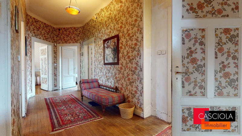 Maison - 259 m² - 9 pièces