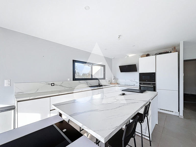 Maison - 122 m² - 5 pièces