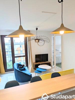 Chambre - 10 m² - 1 pièce