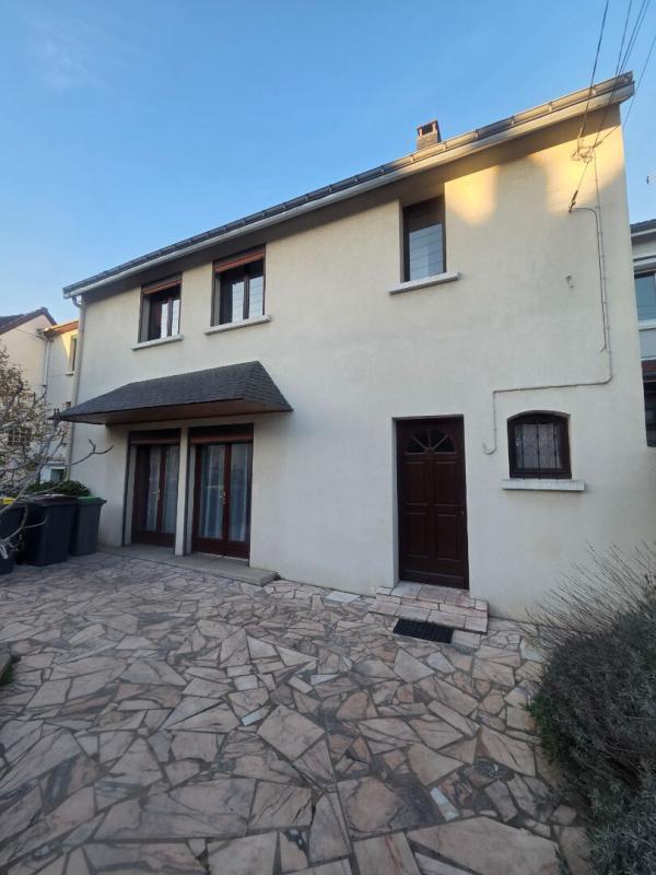 Maison - 135 m² - 8 pièces