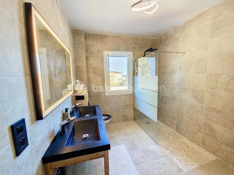 Villa - 245 m² - 6 pièces