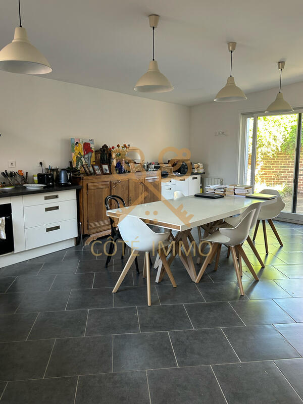 Maison - 90 m² - 5 pièces