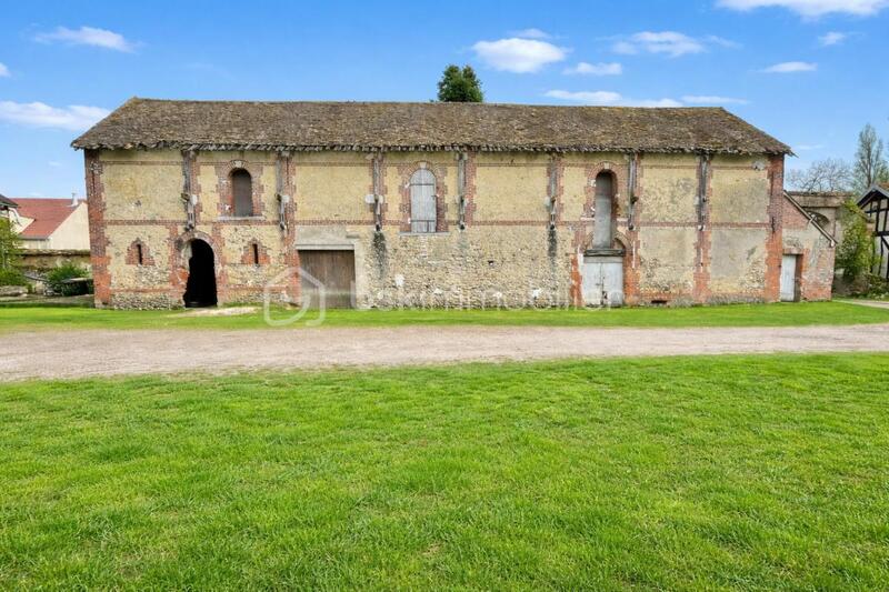 Corps de ferme - 313 m² - 11 pièces