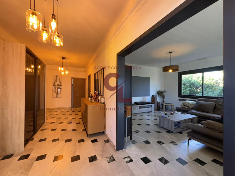 Maison - 328 m² - 9 pièces