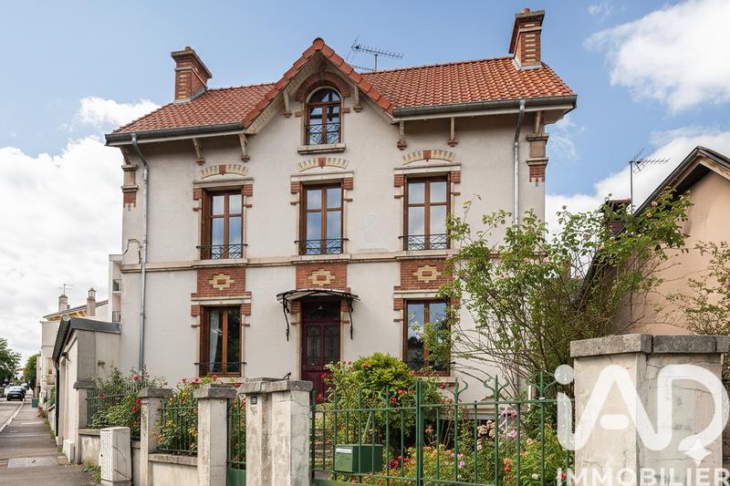 Maison de ville - 239 m² - 8 pièces