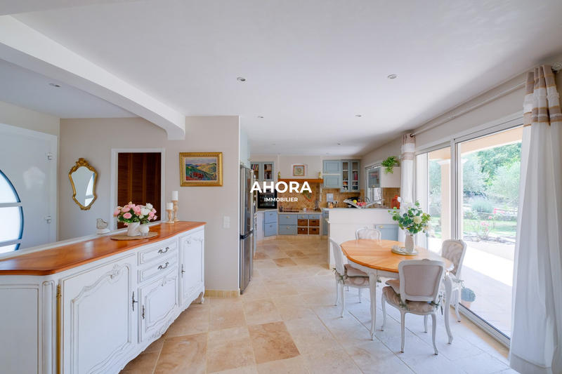 Villa - 167 m² - 7 pièces