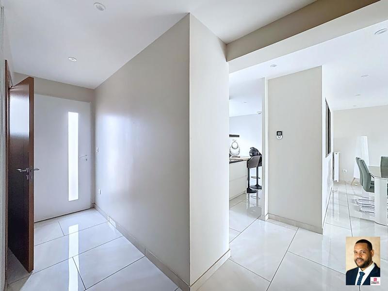 Maison - 121 m² - 5 pièces