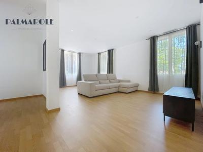 Appartement - 90 m² - 3 pièces