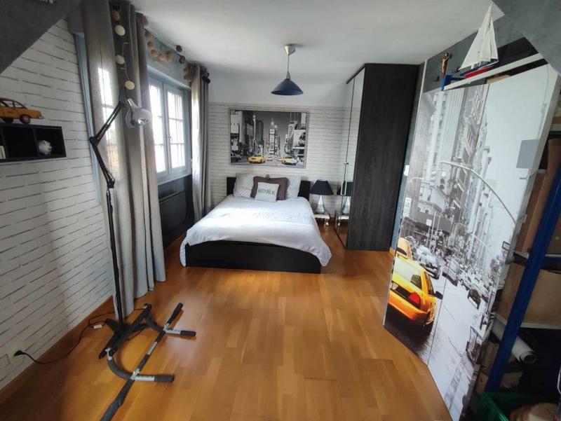 Maison - 169 m² - 8 pièces