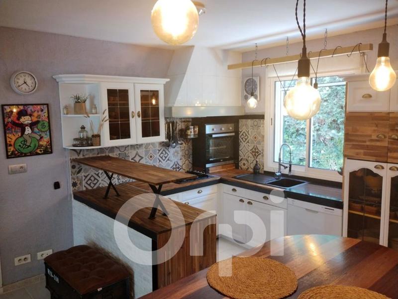 Propriété - 250 m² - 10 pièces