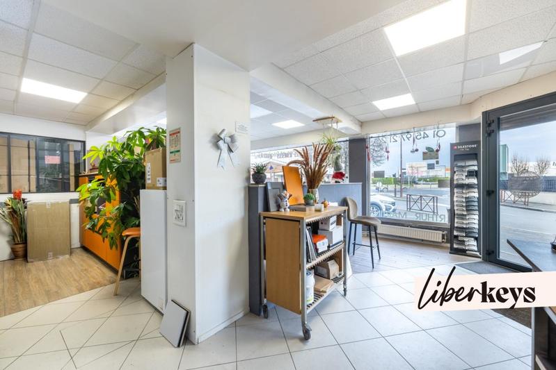 Local d'activité / Entrepôt - 220 m²