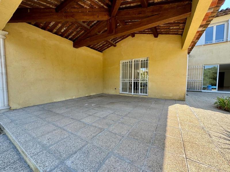 Maison - 205 m² - 5 pièces
