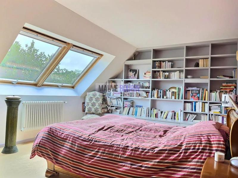 Maison - 240 m² - 9 pièces