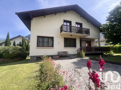 Maison - 184 m² - 9 pièces