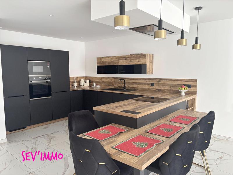 Maison - 115 m² - 4 pièces