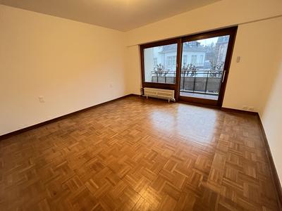 Appartement - 81 m² - 2 pièces