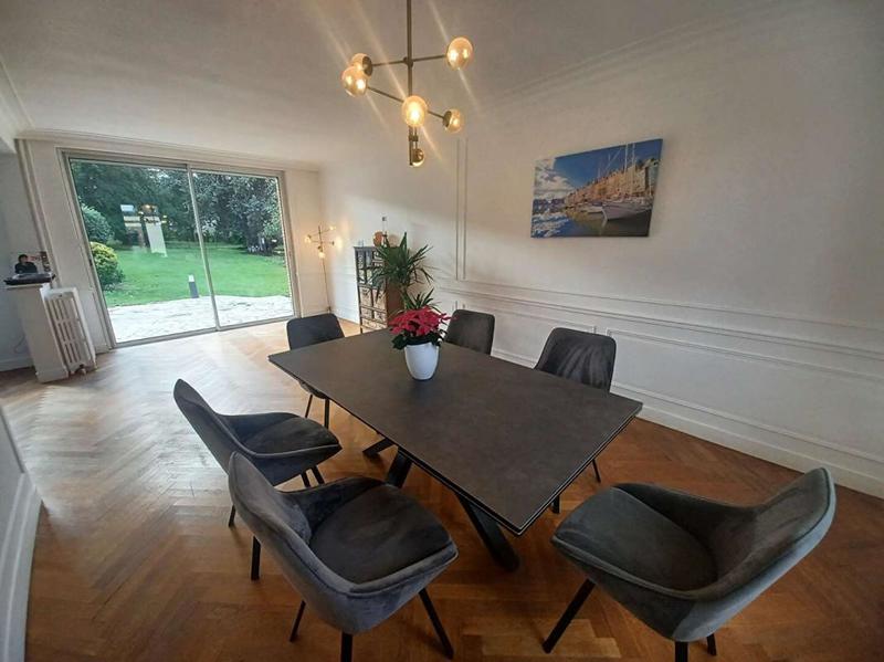 Propriété - 285 m² - 12 pièces