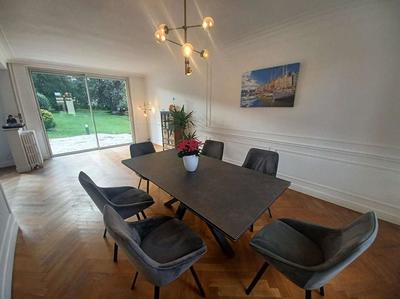 Propriété - 285 m² - 12 pièces