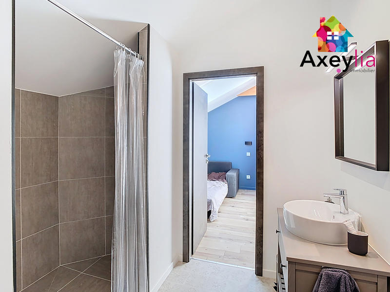 Loft - 278 m² - 5 pièces