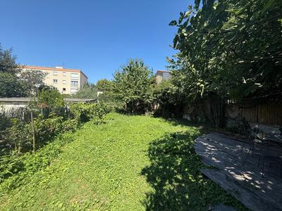 Maison - 196 m² - 10 pièces