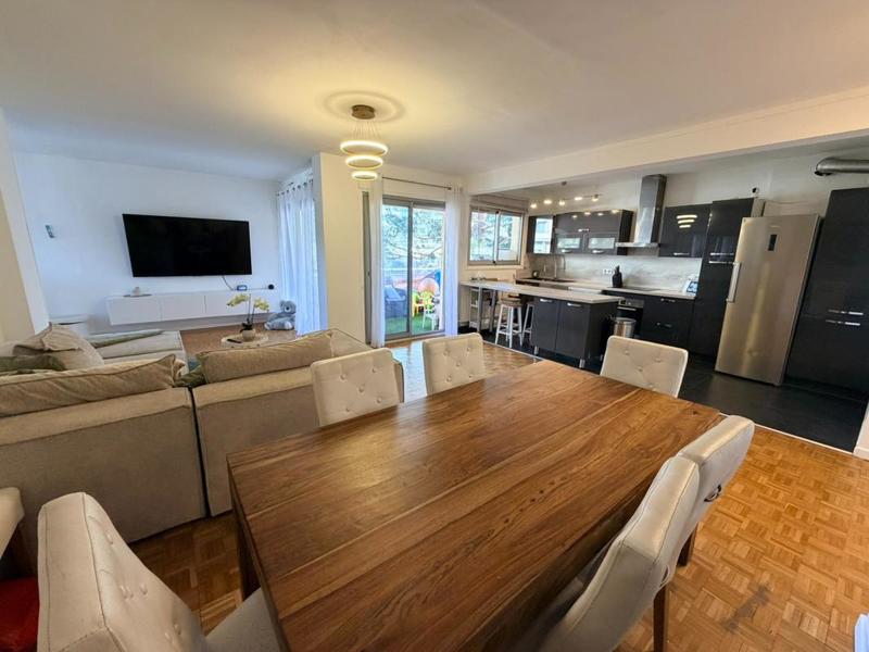 Appartement - 111 m² - 5 pièces