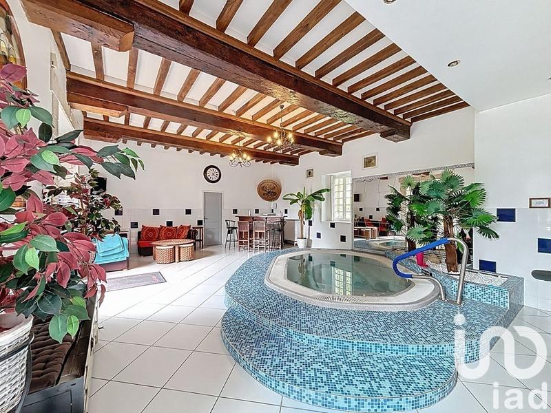 Maison - 640 m² - 14 pièces