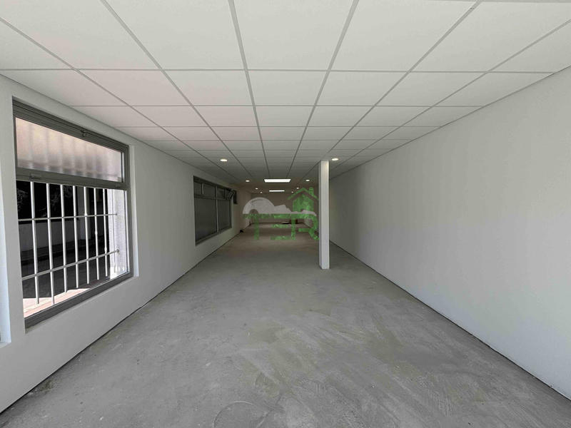 Local d'activités - 82 m² - 1 pièce