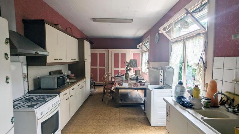 Maison - 275 m² - 9 pièces