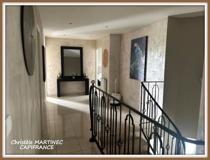 Maison - 226 m² - 7 pièces