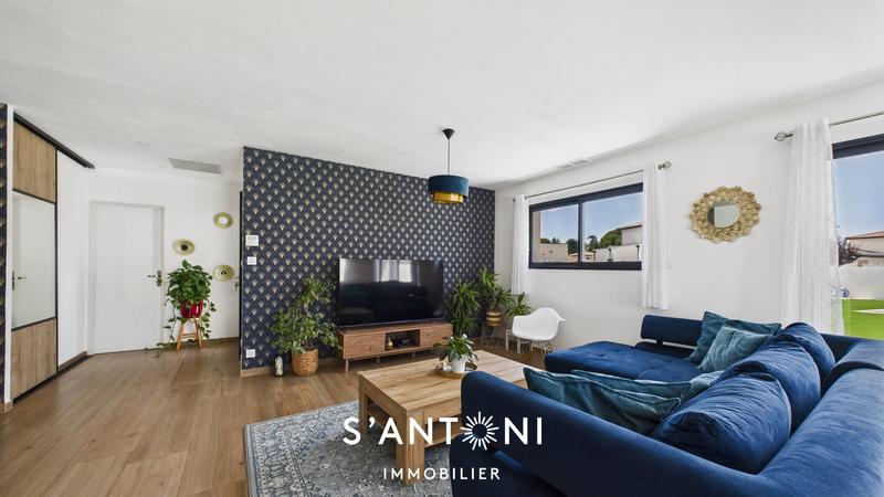 Maison - 111 m² - 4 pièces