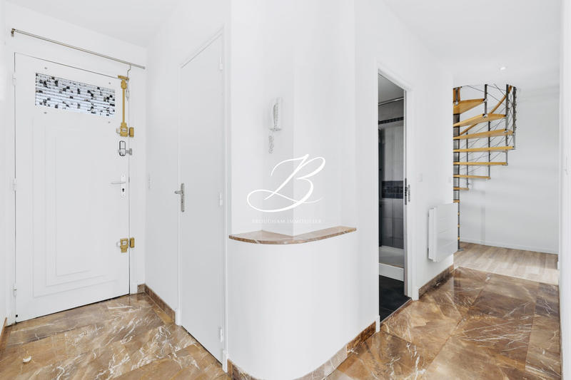 Appartement - 100 m² - 5 pièces