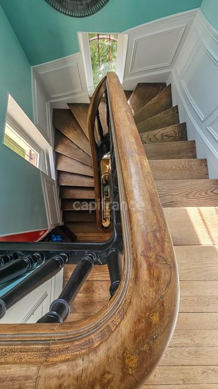 Maison de maîtres - 225 m² - 10 pièces