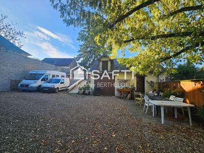 Maison - 256 m² - 8 pièces