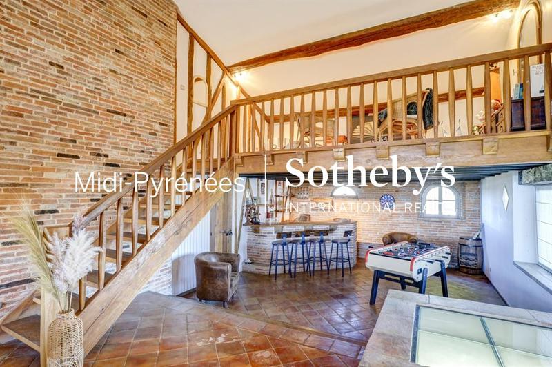 Corps de ferme - 600 m² - 14 pièces