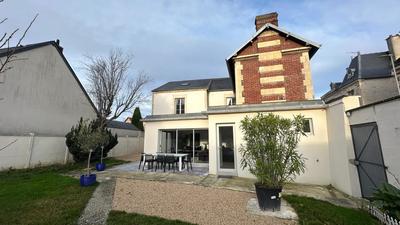 Maison - 155 m² - 8 pièces